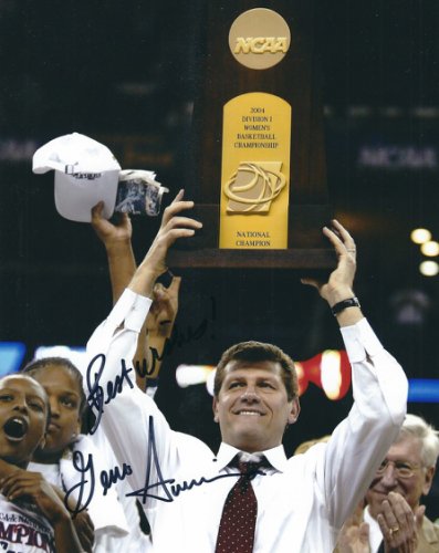 Geno Auriemma Autographed Signed 8X10 University Of Connecticut Photo - Autographs