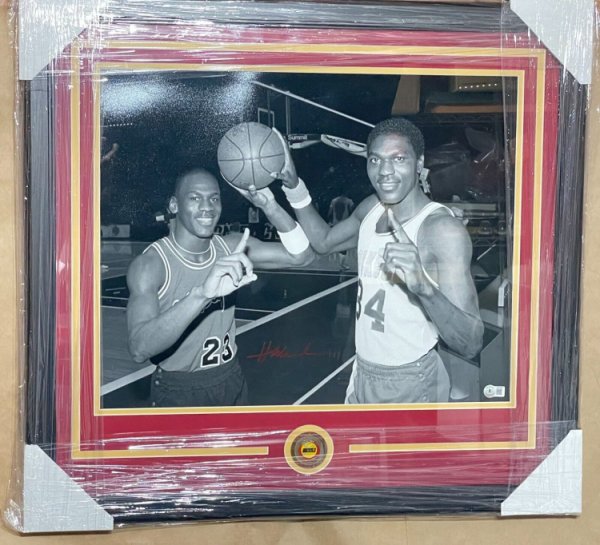 Hakeem Olajuwon Autographed Signed W Michael Jordan Auto Rockets 16X20 Photo Framed Beckett