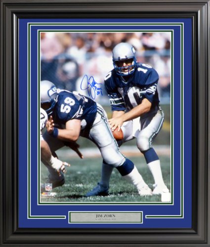 Jim Zorn Seattle Seahawks Autographed 1983 Topps Card 393 PSA Slabbed - All  Sports Custom Framing