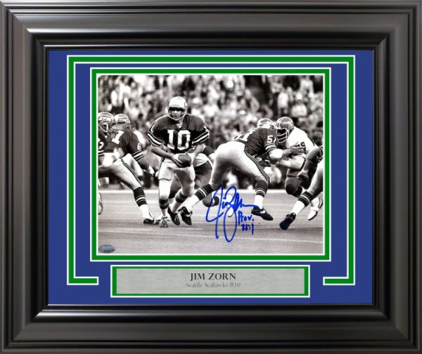 Jim Zorn Seattle Seahawks Autographed 1983 Topps Card 393 PSA Slabbed - All  Sports Custom Framing