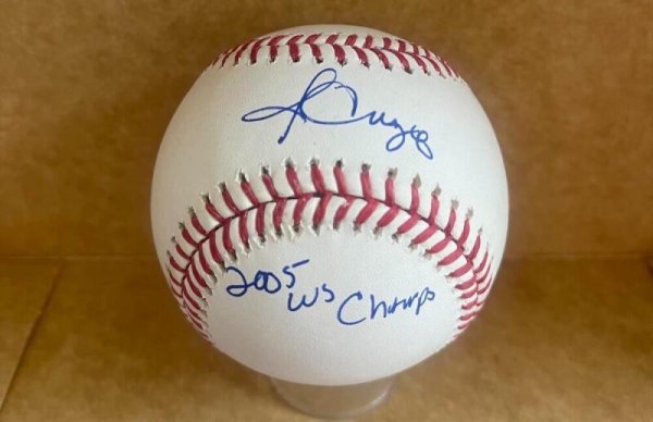 Joey Cora autographed Baseball Card (San Diego Padres) 1990