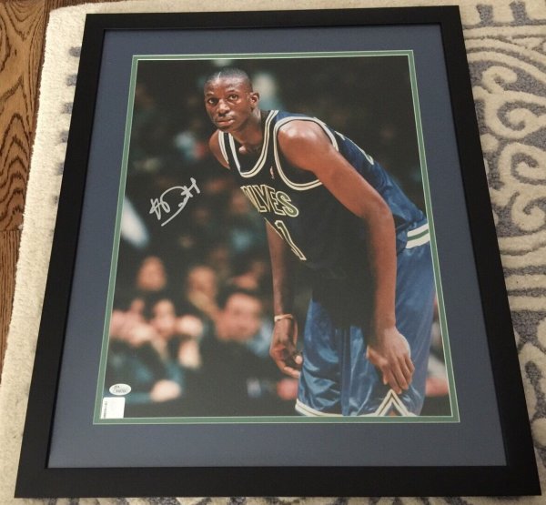 Kevin Garnett Autographed Memorabilia | Signed Photo, Jersey, Collectibles & Merchandise