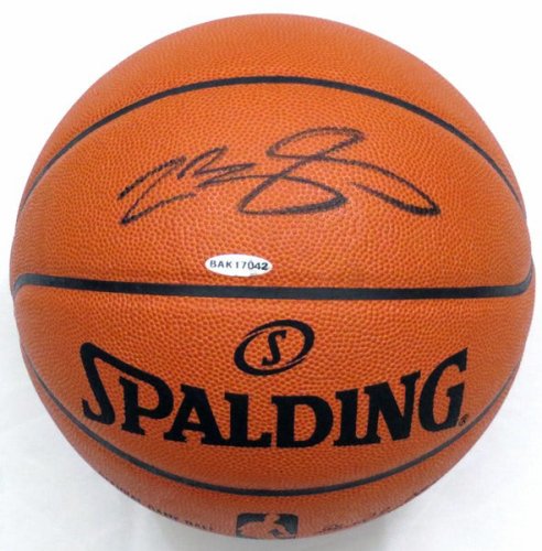 Lebron James Autographed Signed Los Angeles Lakers NBA Gameball UDA UDA Authenticated Bak17042