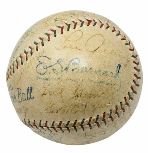 Lou Gehrig Autographed Signed 1929 New York Yankees Team Baseball 26 Autos PSA Loa Ai01365