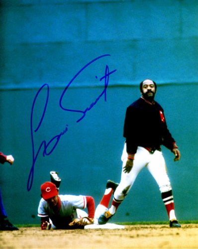 Luis Tiant Signed Red Sox Pitching Action 8x10 Photo