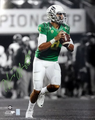 Autographed Marcus Mariota Jersey - #8 Green Nike Limited Jsa