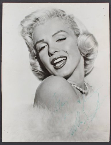 Marilyn Monroe Autographed Signed Love & Kisses 7.35X9.5 Black & White Photo PSA/DNA