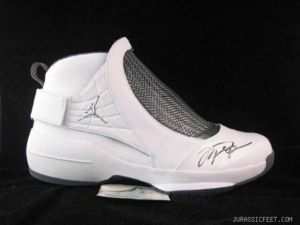 Michael Jordan Autographed Signed Nike Air Jordan Signed Shoe Xix Sz 13 ...