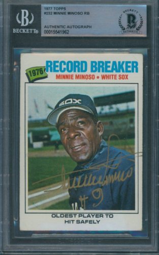 MINNIE MINOSO SIGNED CHICAGO WHITE SOX TEAM POSTCARD AUTOGRAPHED