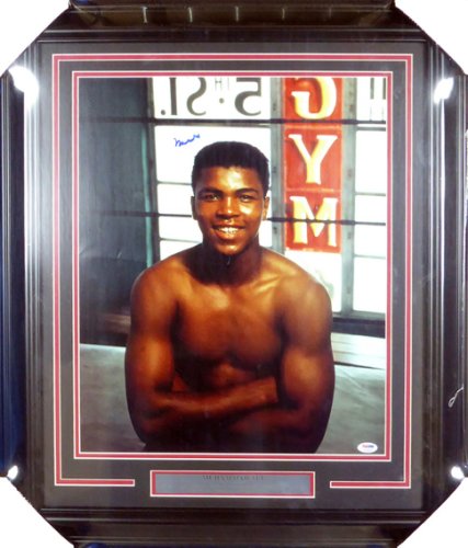 Muhammad Ali Autographed Signed Framed 16x20 Photo - PSA/DNA Authentic