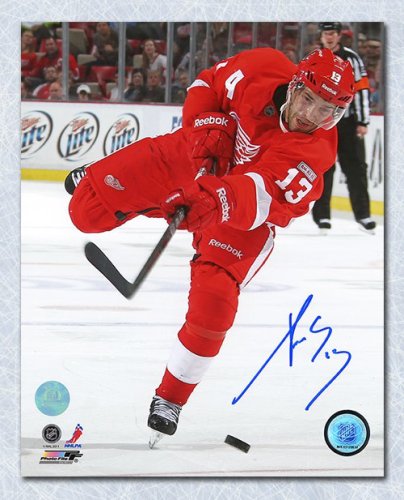 Pavel Datsyuk Autographed Detroit Red Wings 8x10 Photo #10