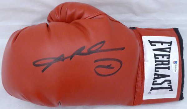 Sugar Ray Leonard Autographed Signed Red Everlast Boxing Glove Lh Beckett Beckett #177559
