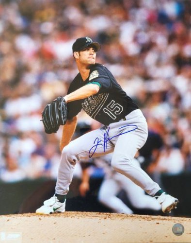  Tim Hudson Autographed San Francisco Giants Cream Jersey  W/PROOF, Picture of Tim Signing For Us, San Francisco Giants, Atlanta  Braves, Oakland Athletics, A's : Sports & Outdoors