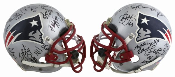 Tom Brady Autographed Signed 2001 Patriots Team (30) Super Bowl Xxxlvi Game Used Helmet Beckett