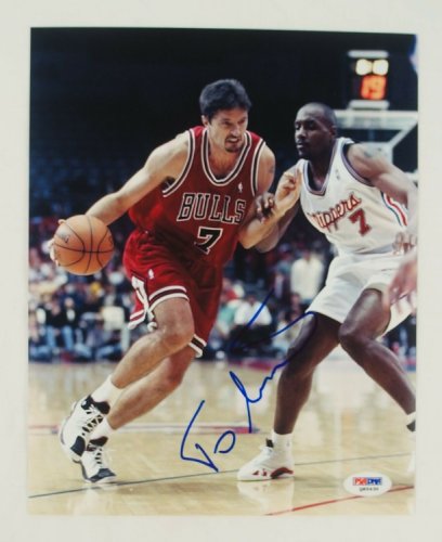 Toni Kukoc Autographed Memorabilia Signed Photo Jersey