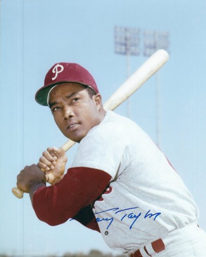 TONY TAYLOR Unsigned 8x10 Photo PHILLIES 