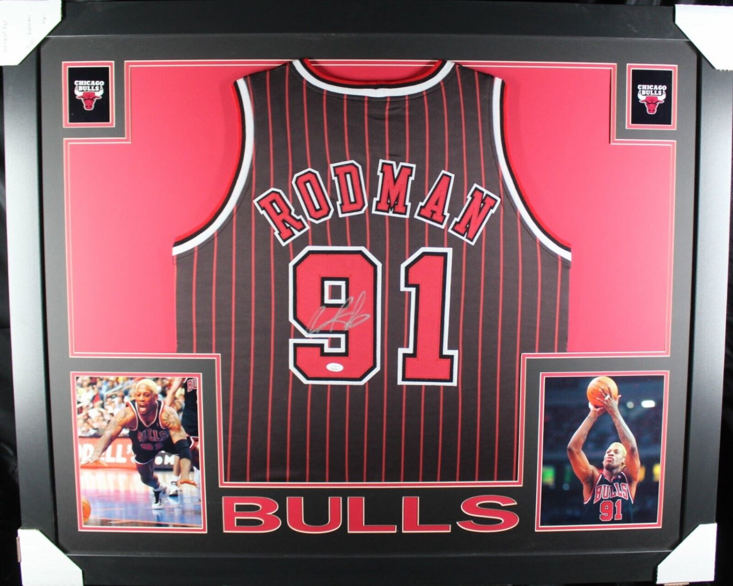 Dennis Rodman Signed Jersey. Basketball Collectibles Uniforms