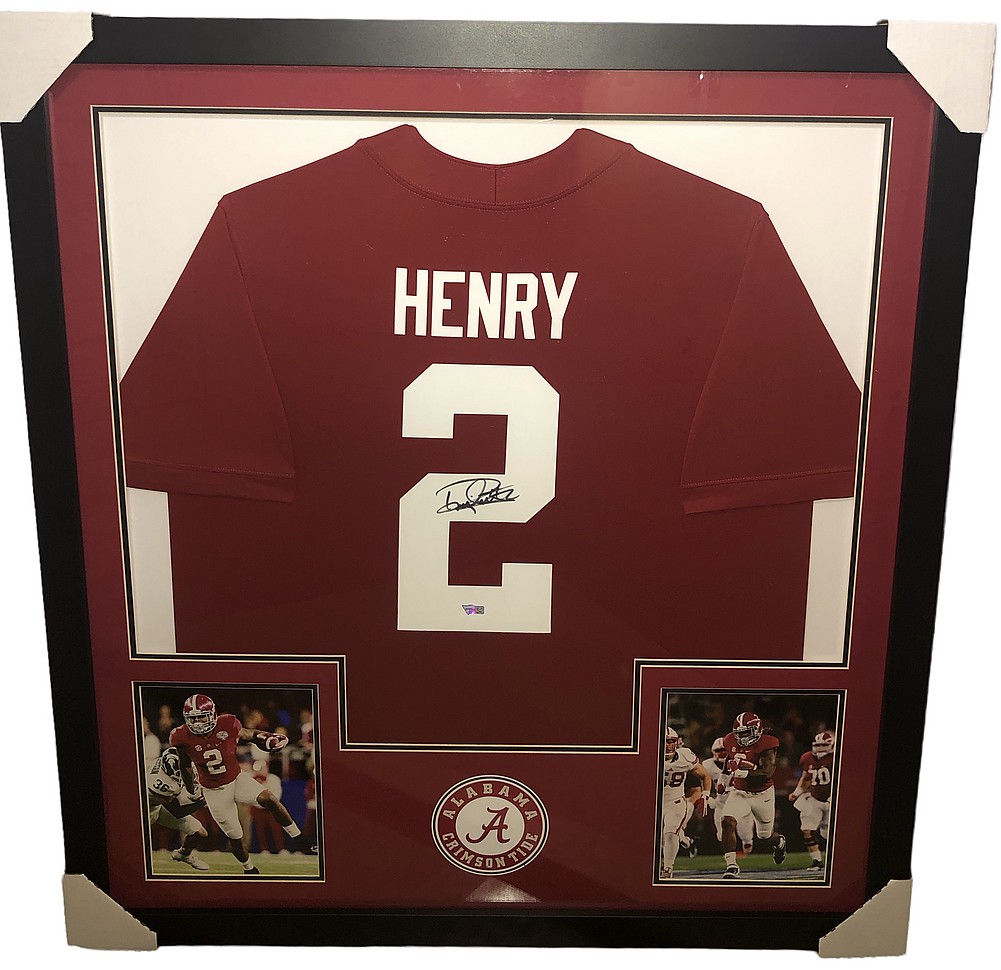 Derrick Henry Alabama Crimson Tide Deluxe Framed Autographed Nike Crimson  Jersey