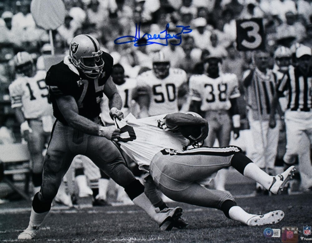 Howie Long Autographed Signed Raiders 16X20 B/W Photo - Beckett W