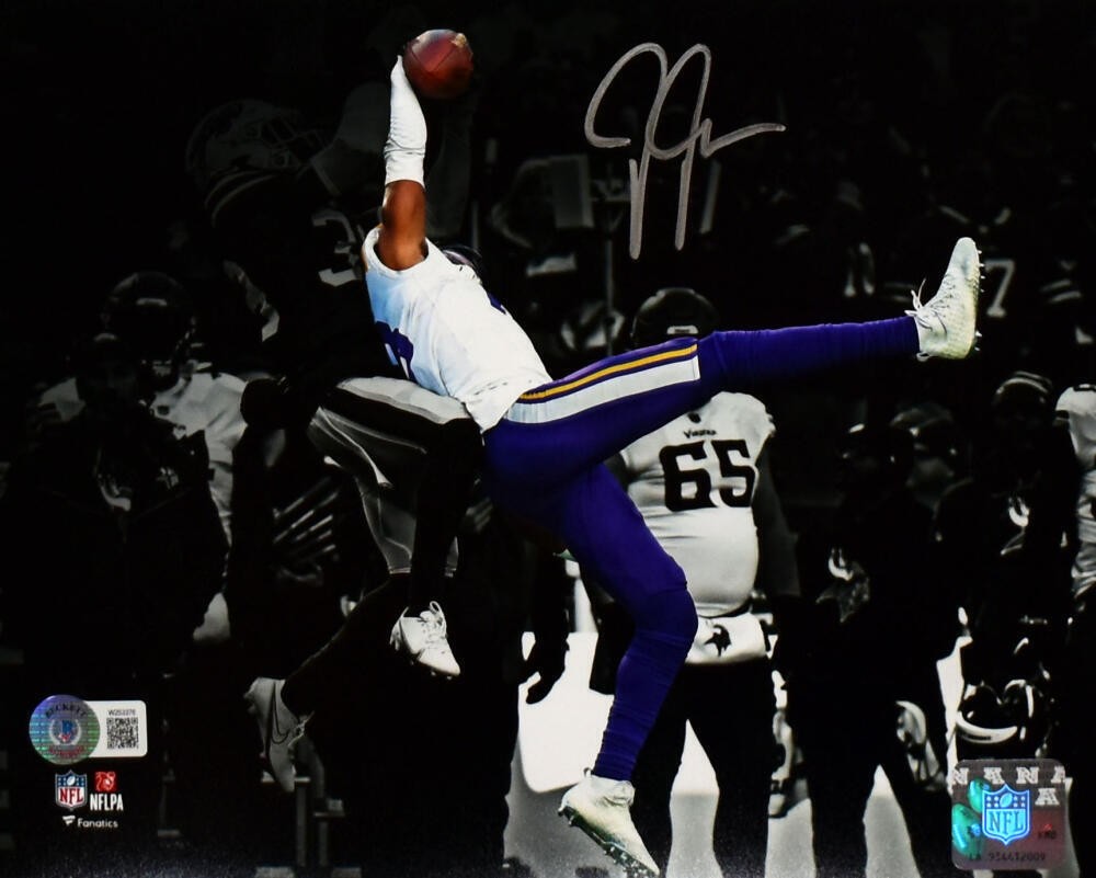 Justin Jefferson Autographed Signed Vikings 8X10 Spotlight Photo #2-Beckett  W Hologram