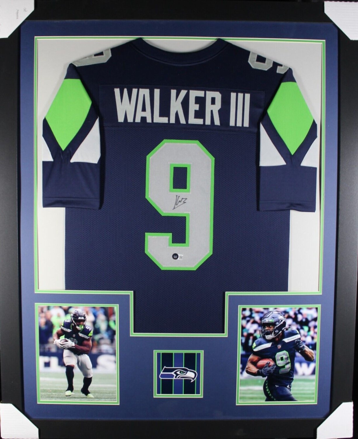 Kenneth Walker III Signed Custom Framed Jersey Display (Beckett