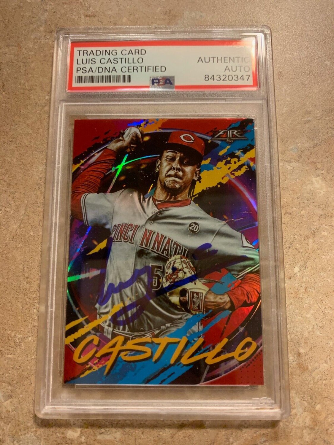 Luis Castillo Autographed Jersey & Baseball