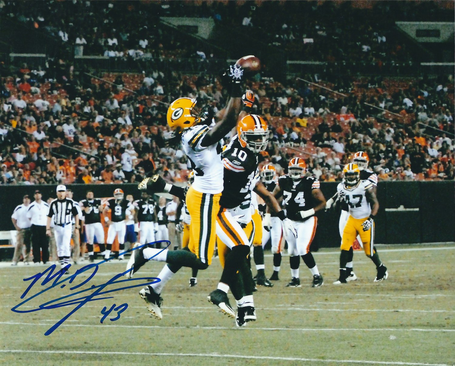 M.D. Jennings Autographed Signed M.D. Jennings 8X10 Green Bay Packers Photo  - Autographs