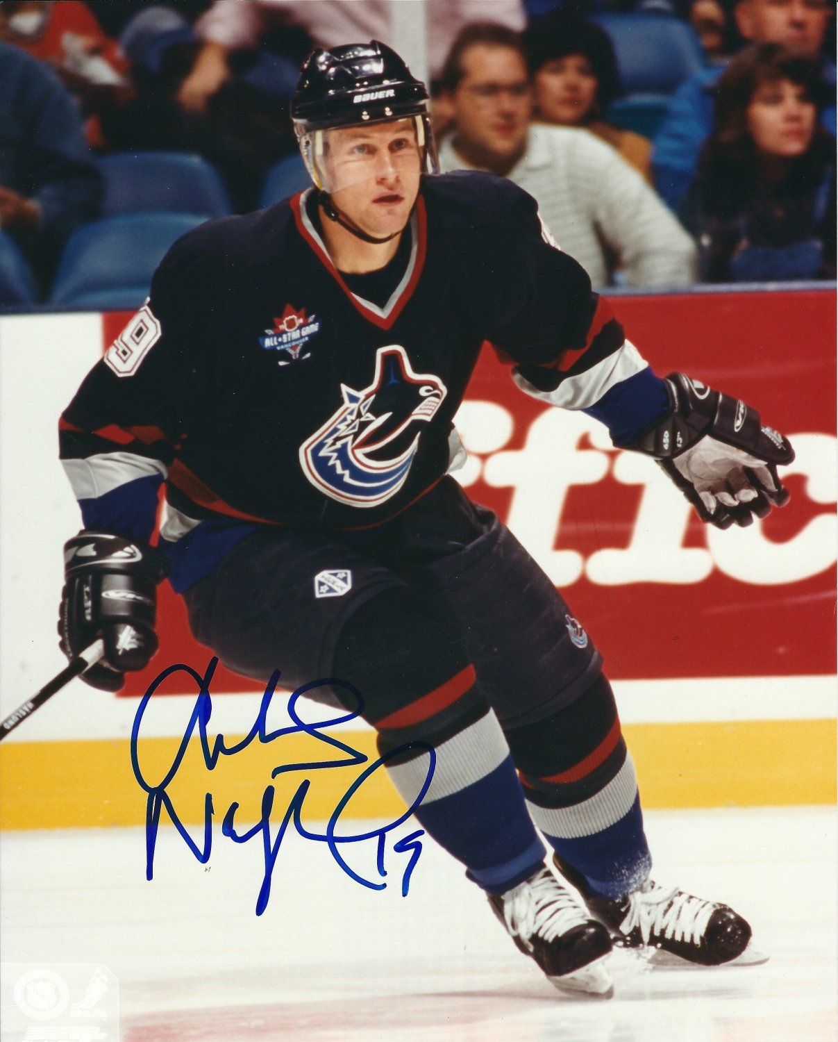 Markus Naslund (Vancouver Canucks) autographed Jersey