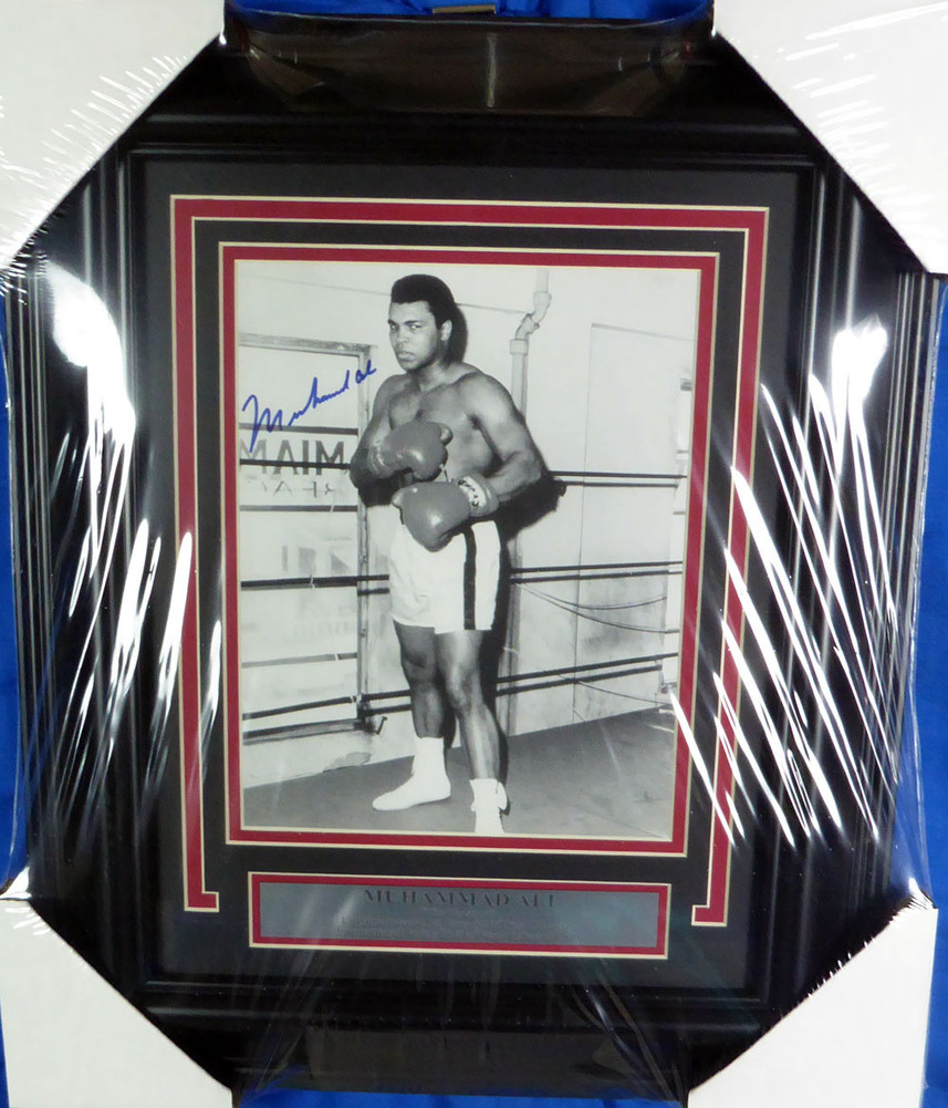 Muhammad Ali Autographed Signed Auto Framed 8x10 Photo Beckett Certified