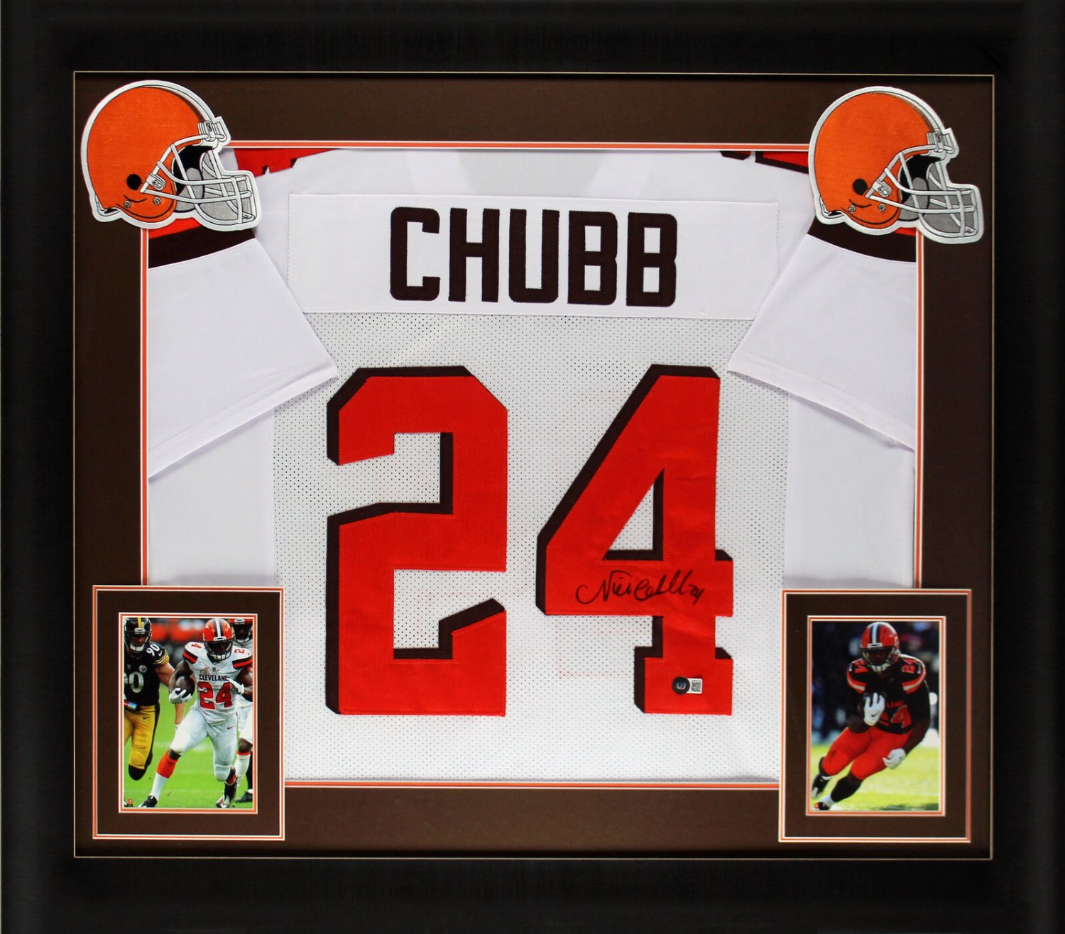 Nick Chubb Autographed Signed Authentic White Pro Style Framed Jersey  Beckett Witnessed