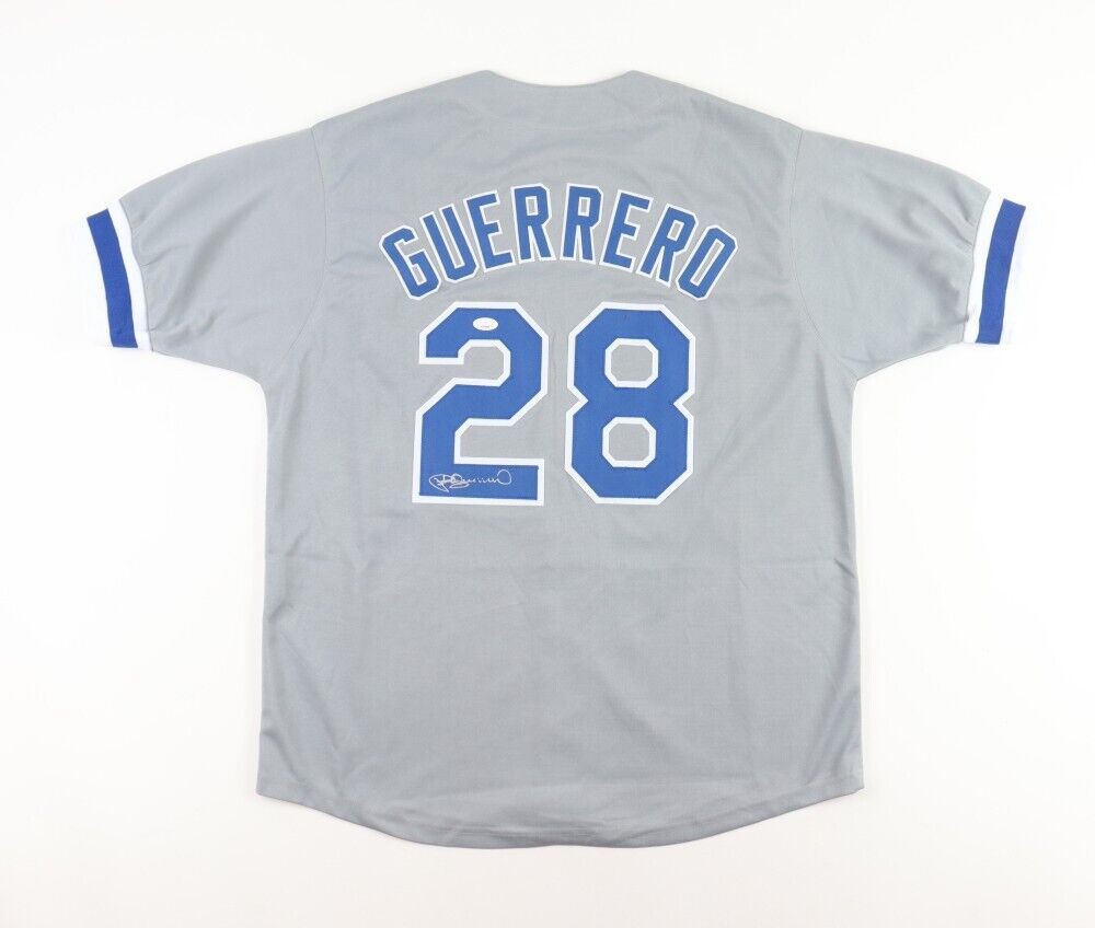 Pedro Guerrero autographed baseball card (Los Angeles Dodgers