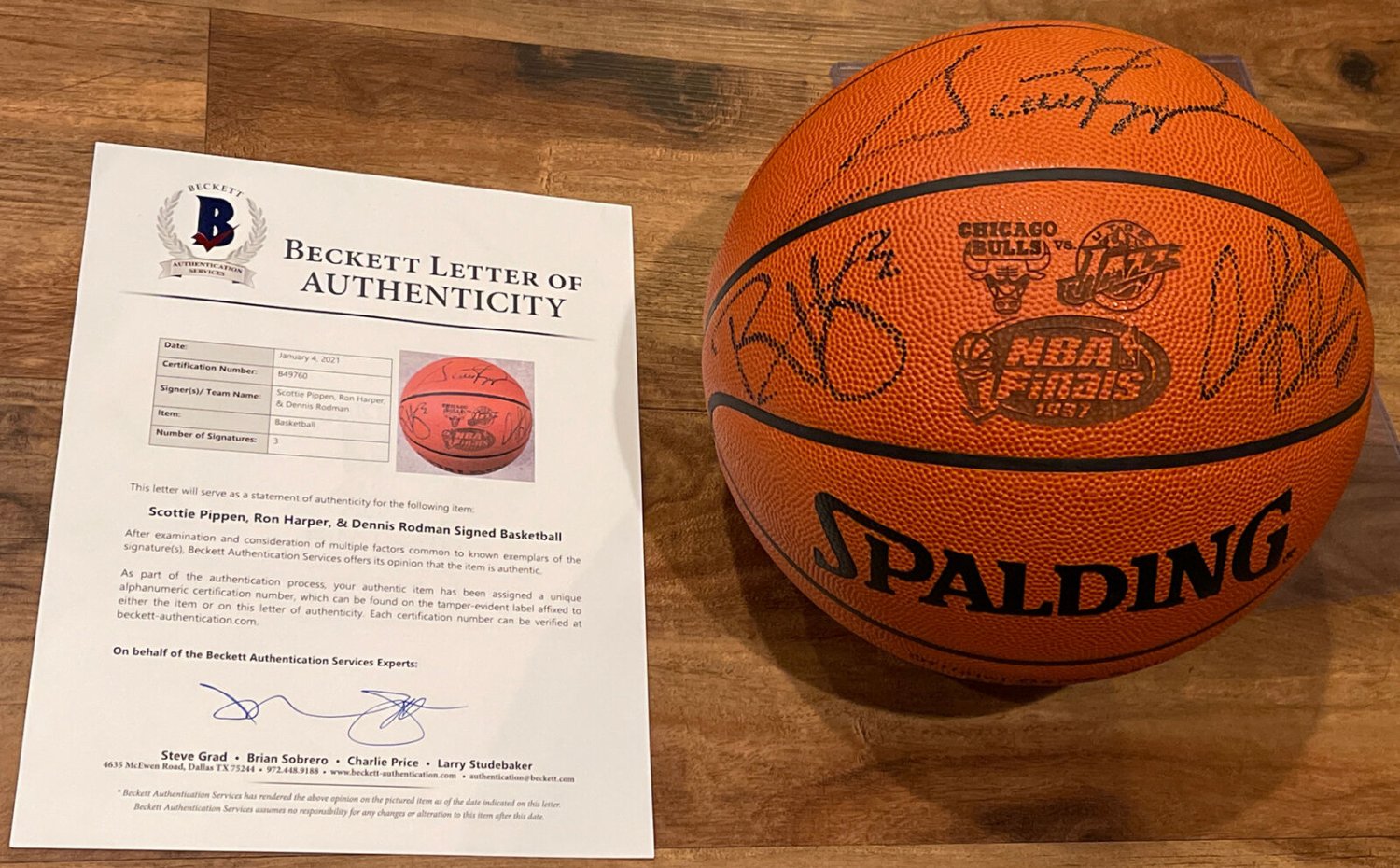 scottie pippen autographed basketball