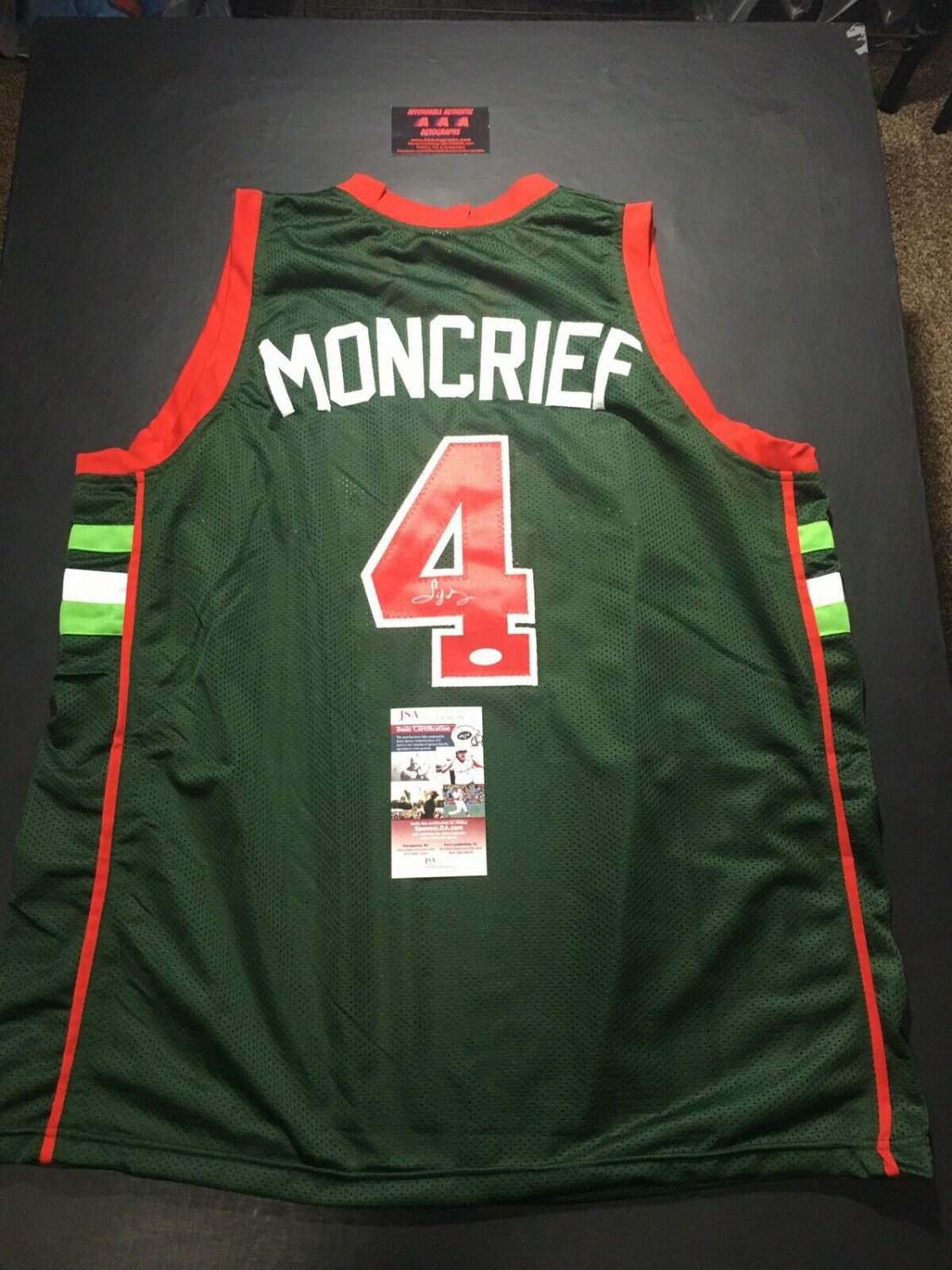 Mitchell & Ness Men's 1988 Milwaukee Bucks Sidney Moncrief #4 White Hardwood Classics Swingman Jersey, XL