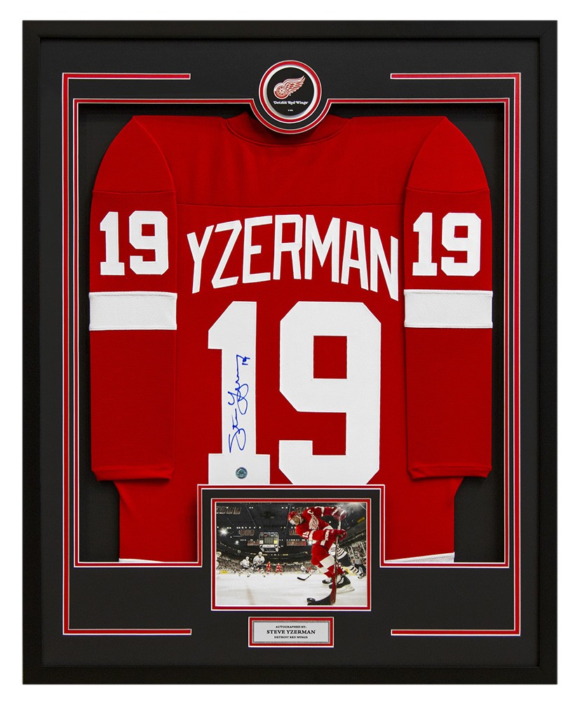 Midway Memorabilia Midway Memorabilia Steve Yzerman Detroit Red Wings Signed  Red Jersey Frame yzerman_jersey_framed