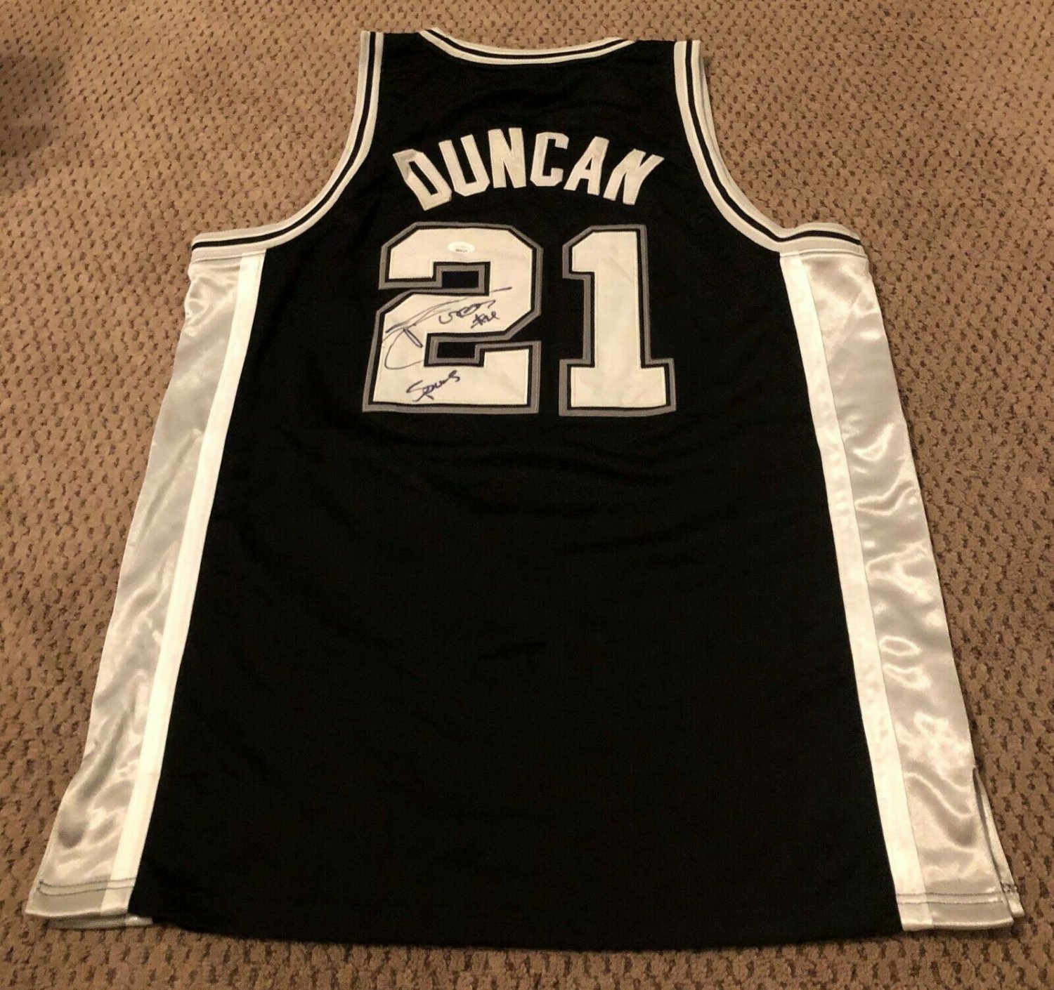 autographed tim duncan jersey