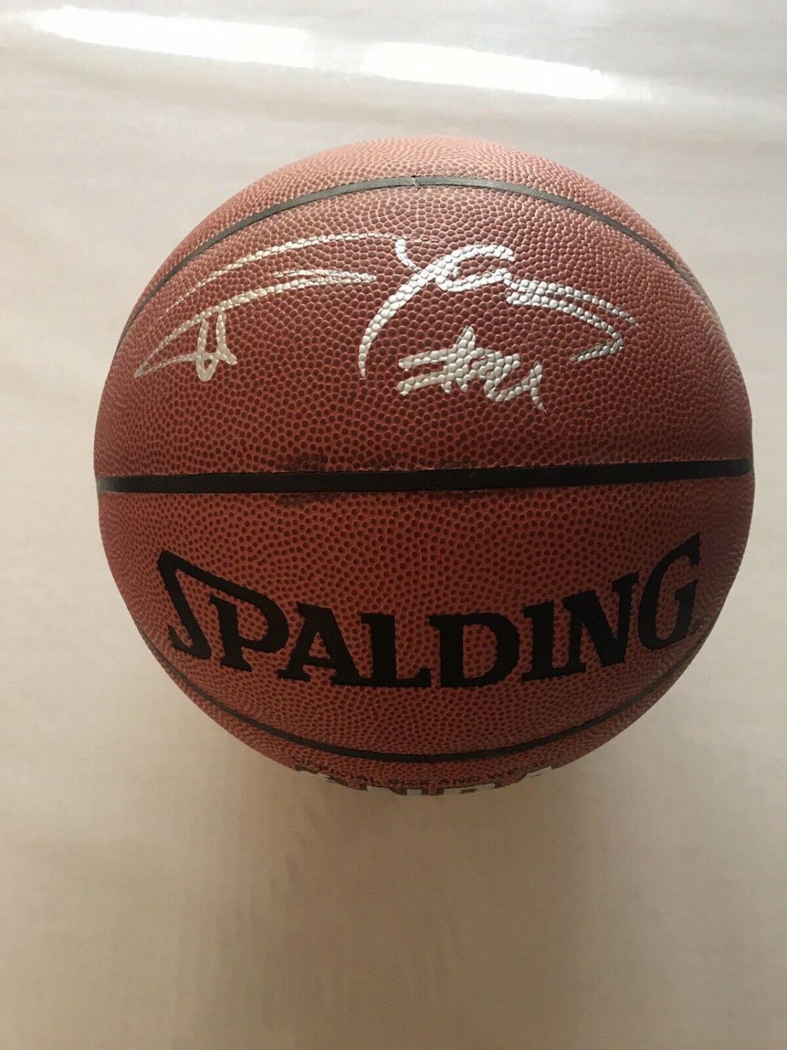 tim duncan autographed basketball