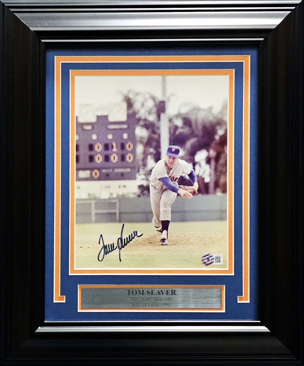 A great gift for Mets fans: This Tom Seaver jersey framed case