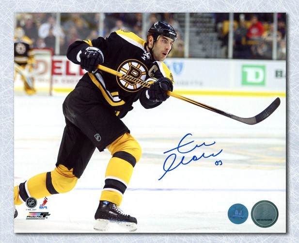 Boston Bruins Zdeno Chara Autographed Puck 