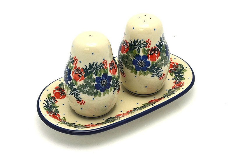 3 1/2"H x 4"W x 7"L
 Polish Pottery Salt & Pepper Set - Garden Party 131-1535a (3 1/2"H x 4"W x 7"L
)
