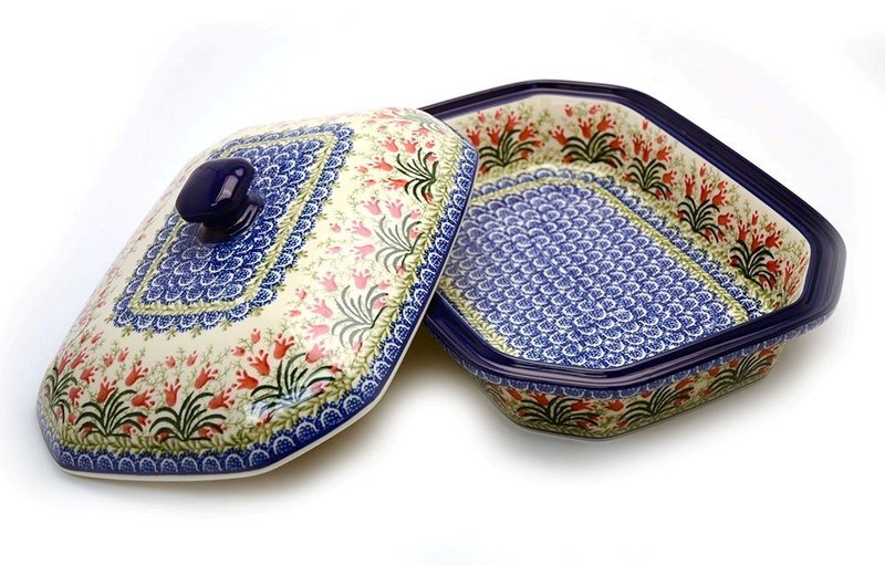 5"H (baker is 2 3/8"H) x 9 1/2"W x 12 1/4"L
 Polish Pottery Baker - Rectangular Covered - Large - Crimson Bells 665-1437a (5"H (baker is 2 3/8"H) x 9 1/2"W x 12 1/4"L
)