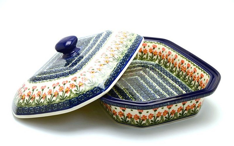 5"H (baker is 2 3/8"H) x 9 1/2"W x 12 1/4"L
 Polish Pottery Baker - Rectangular Covered - Large - Peach Spring Daisy 665-560a (5"H (baker is 2 3/8"H) x 9 1/2"W x 12 1/4"L
)