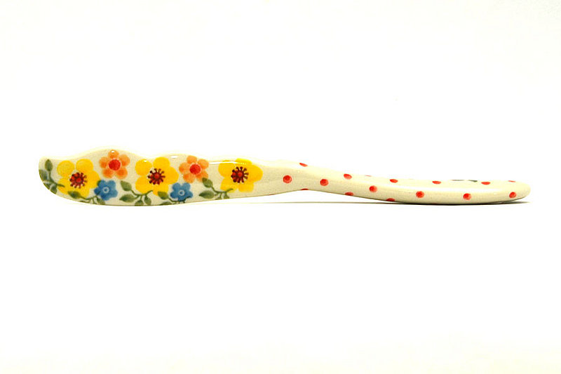 7 1/4"L
 Polish Pottery Spreader - Buttercup 563-2225a (7 1/4"L
)