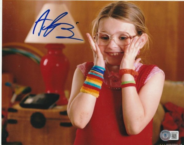 Abigail Breslin Autographed Signed Little Miss Sunshine 8X10 Photo With Beckett COA (Beckett) 