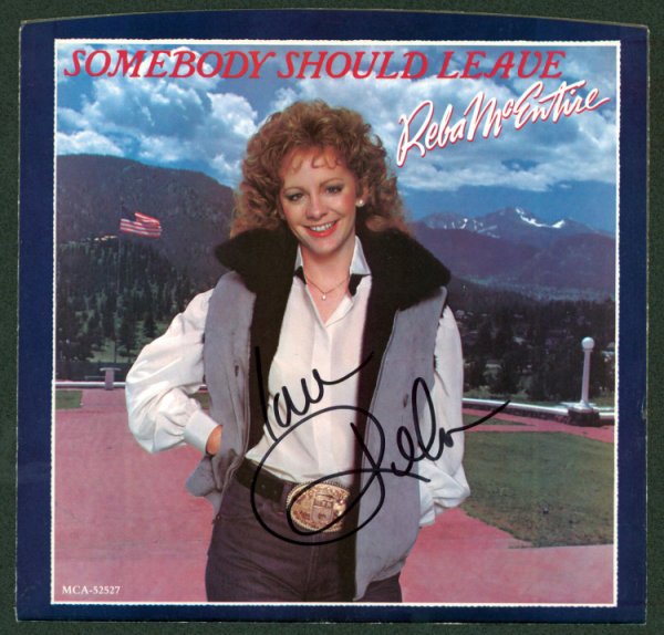 Reba Mcentire Autographed Signed Love Somebody Should Leave 45 Rpm Album Cover Beckett 